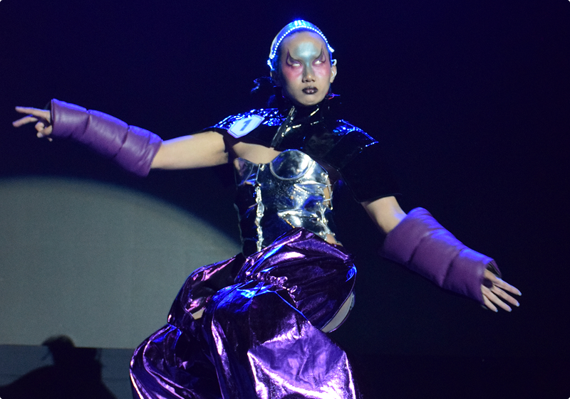 Metaverse Costume - Right View